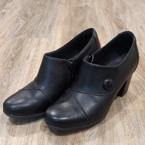 Clarks Women's Black Heeled Shoes Size 7M